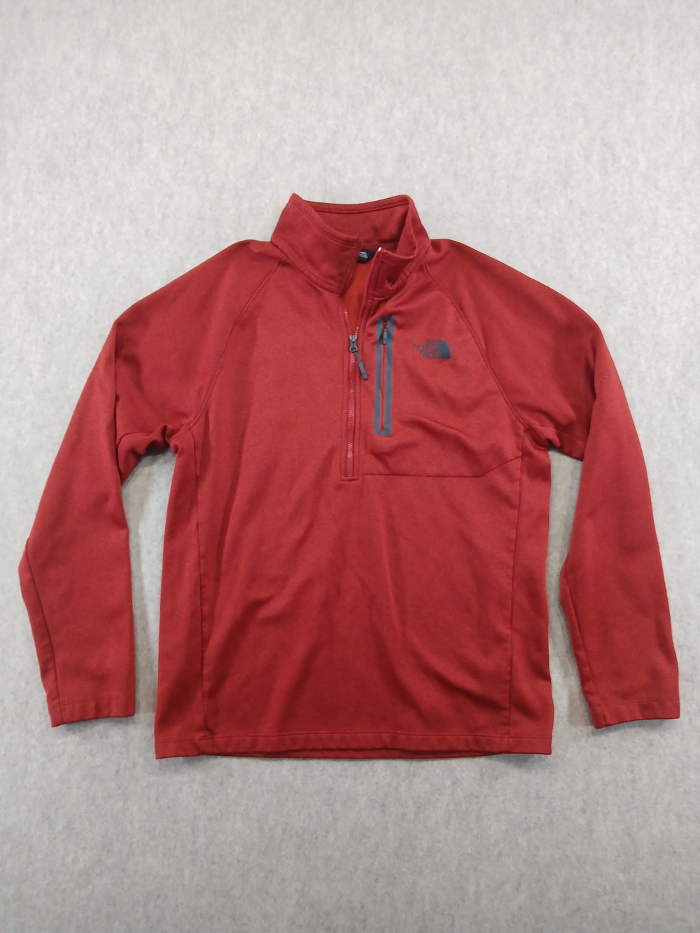 The North Face Men’s L Regular Red Solid 1/4 Zip Mock Neck Pullover Top